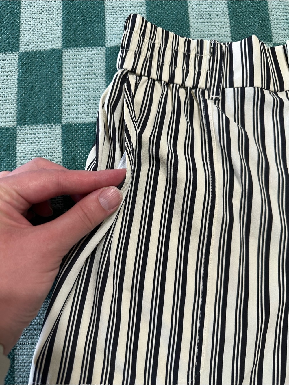 Wilson Carry Golf Shorts Womens Striped Stretch‎ Lightweight Size Small - Picture 3 of 10